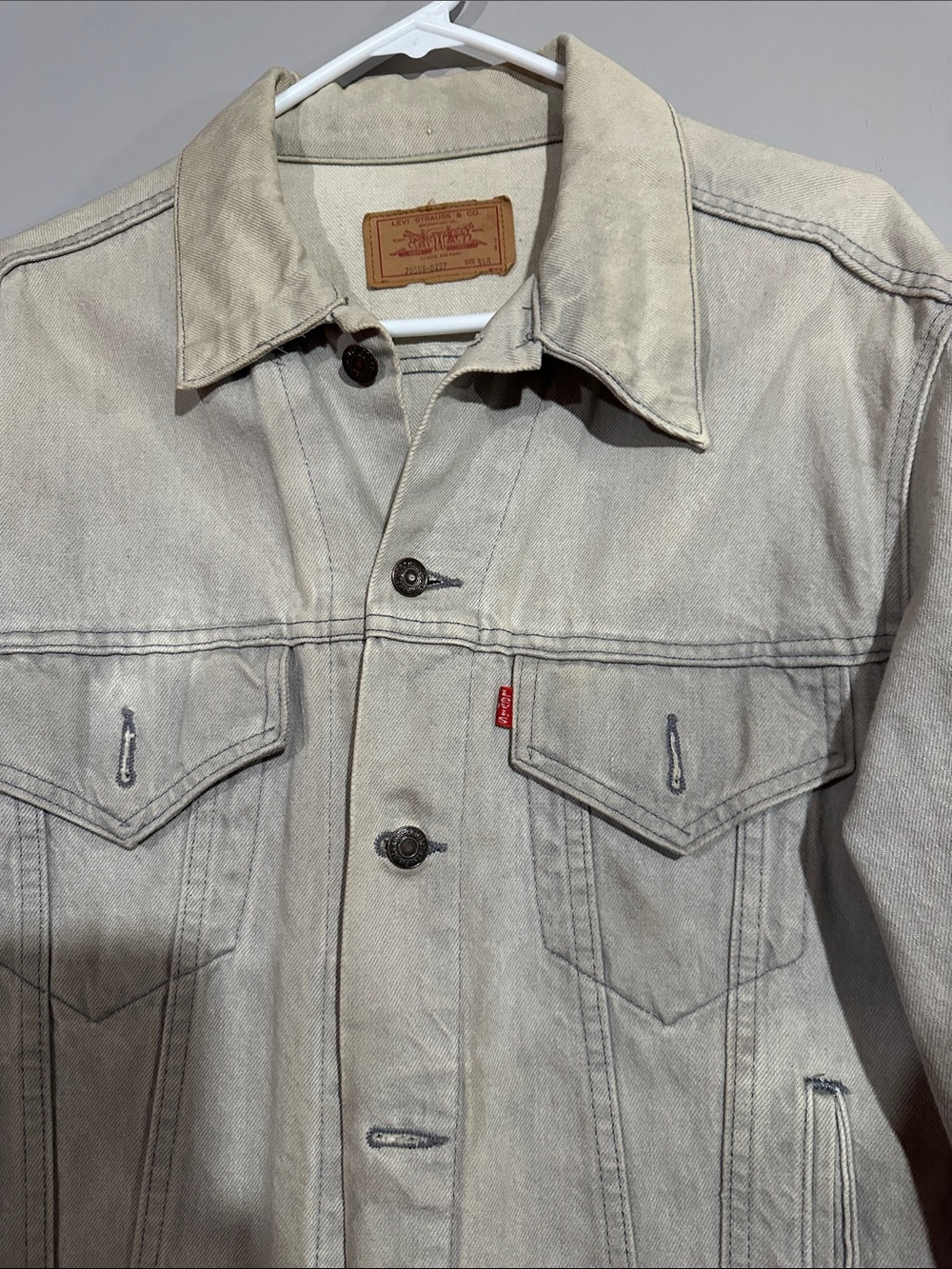 Levi's Light Beige Denim Truckers Jacket - Picture 3 of 4